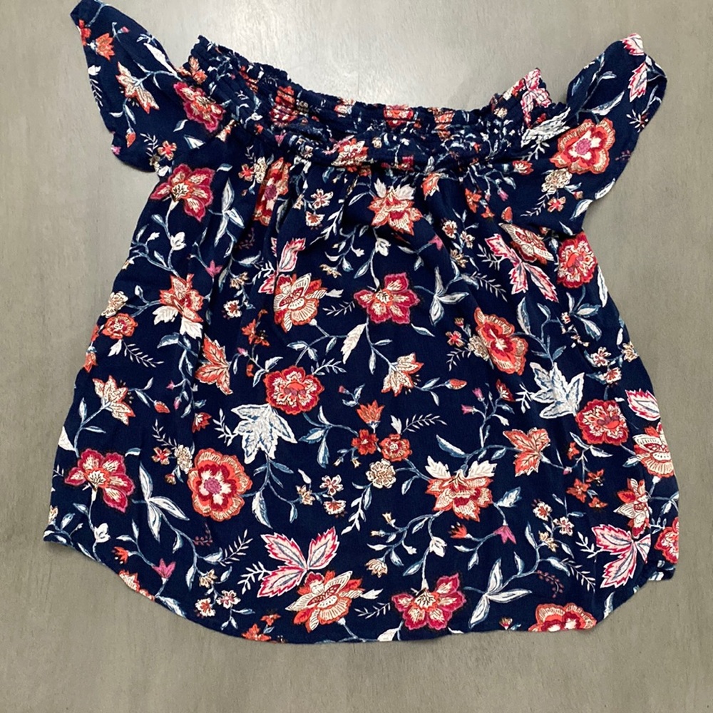 Off the shoulder summer shirt